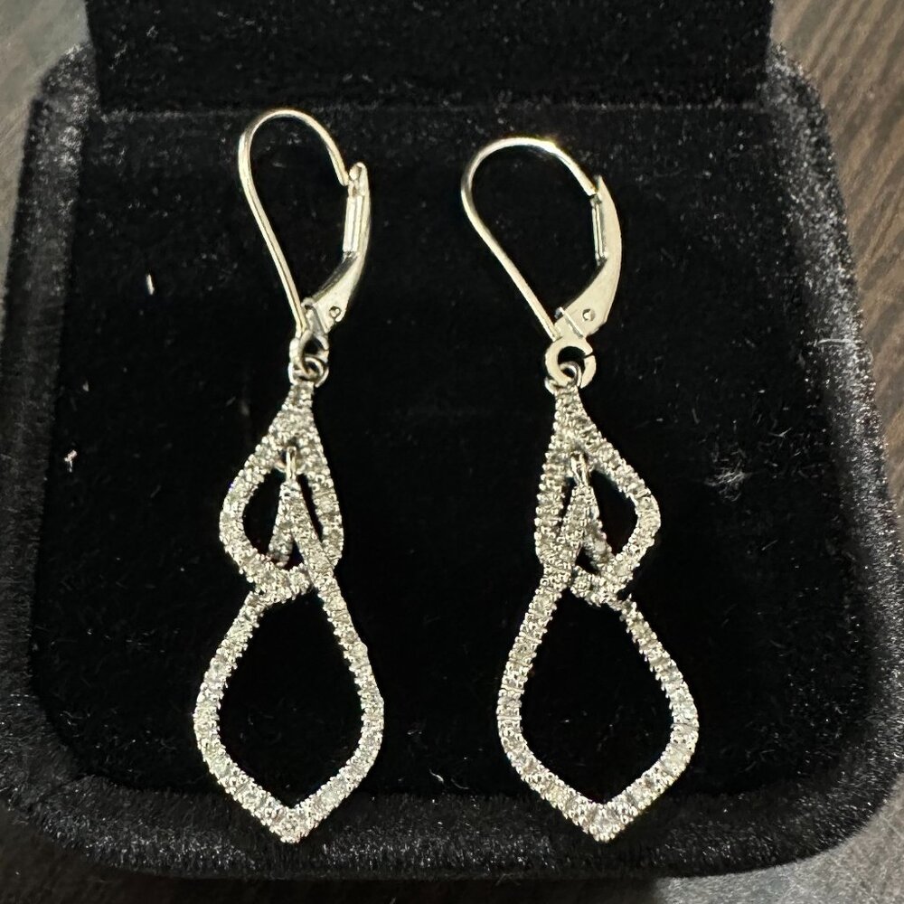 10k White Gold Diamond Dangle Earrings